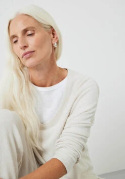 Elle Supersoft V-Neck Top 21 Elle Supersoft V-Neck Top -Clothing Store 003499 4465 04