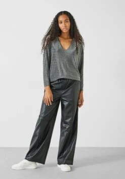 Annika Sparkle V Neck Top 22 Annika Sparkle V Neck Top -Clothing Store 007048 2986 02