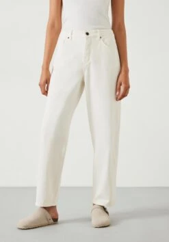 Relaxed Boyfriend Jeans -Clothing Store 009444 0217 02