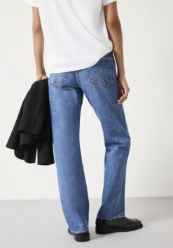 Laurie Straight Leg Jeans -Clothing Store 009445 2825 03
