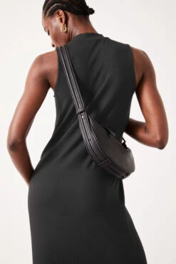 Rory Crescent Leather Crossbody Bag 19 Rory Crescent Leather Crossbody Bag -Clothing Store 009454 0456 03