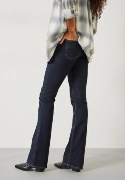 Lorna Bootcut Jeans -Clothing Store 009827 4519 03