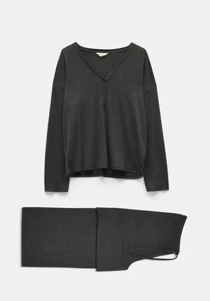 Julia Brushed Cotton Pyjamas 7 Julia Brushed Cotton Pyjamas - Image 7